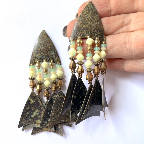 Vintage Uranium Bead Mixed Patina Metal Artisan Fringe Dangle Arrowhead Earrings - Picture 2 of 14